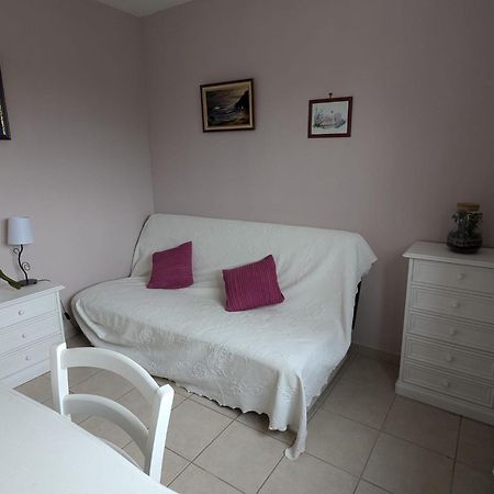 Villa Calme Avec Piscine A Greoux Bagian luar foto