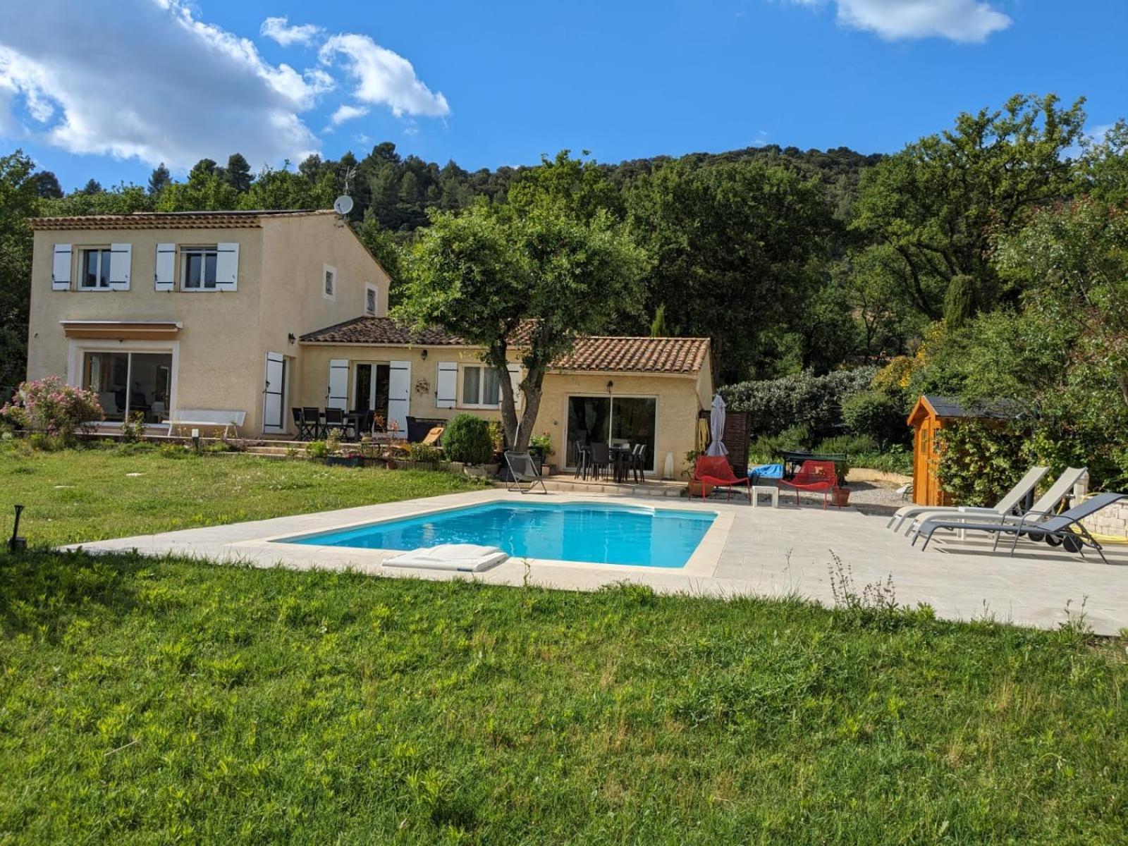 Villa Calme Avec Piscine A Greoux Bagian luar foto