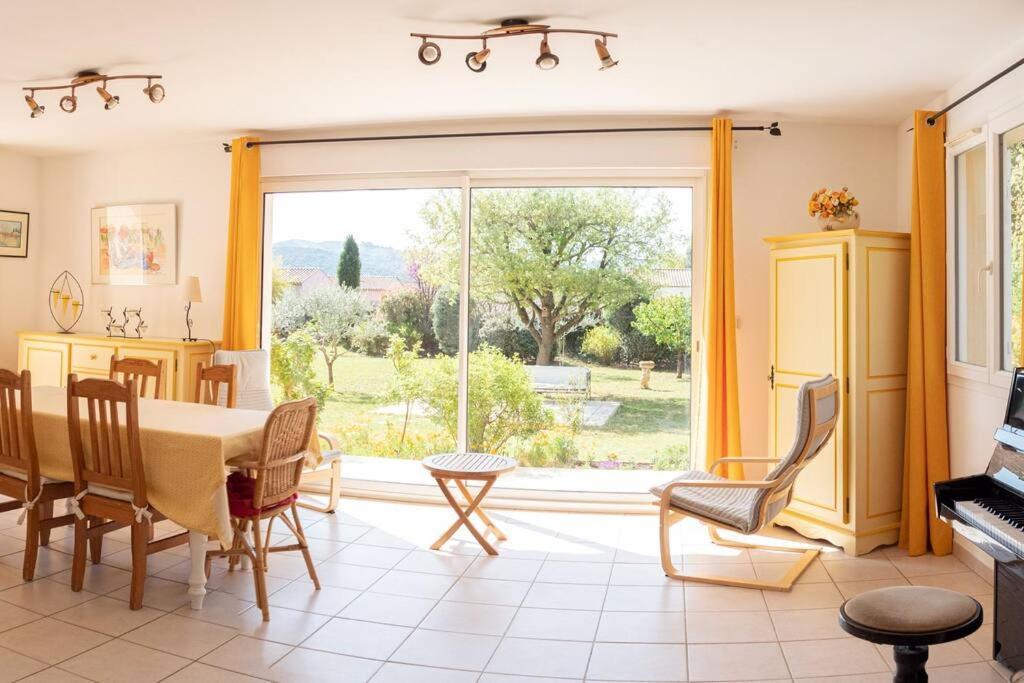 Villa Calme Avec Piscine A Greoux Bagian luar foto