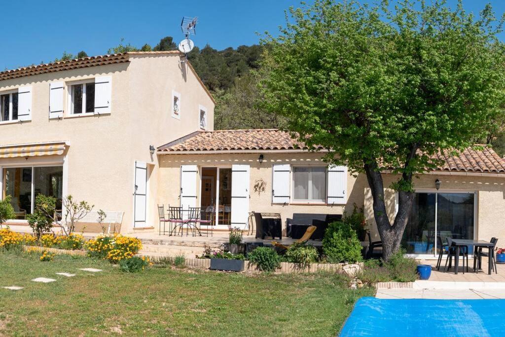Villa Calme Avec Piscine A Greoux Bagian luar foto