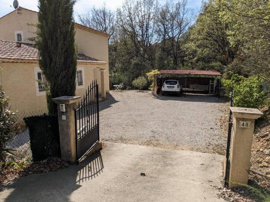 Villa Calme Avec Piscine A Greoux Bagian luar foto