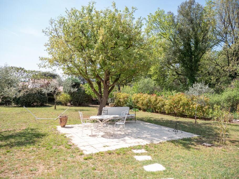 Villa Calme Avec Piscine A Greoux Bagian luar foto